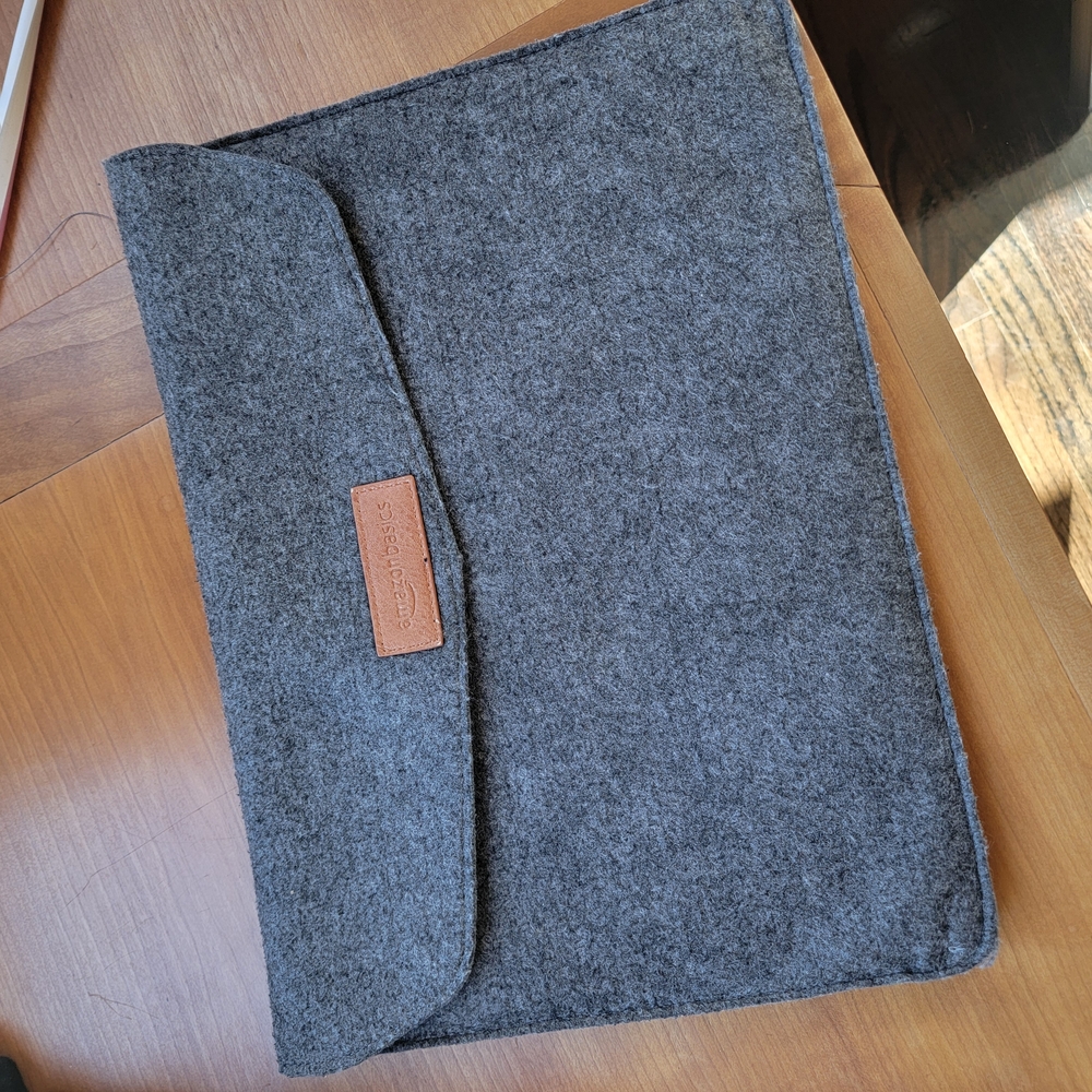 Amazon Basics 13 Inch Felt MacBook Laptop Sleeve Case - Charcoal